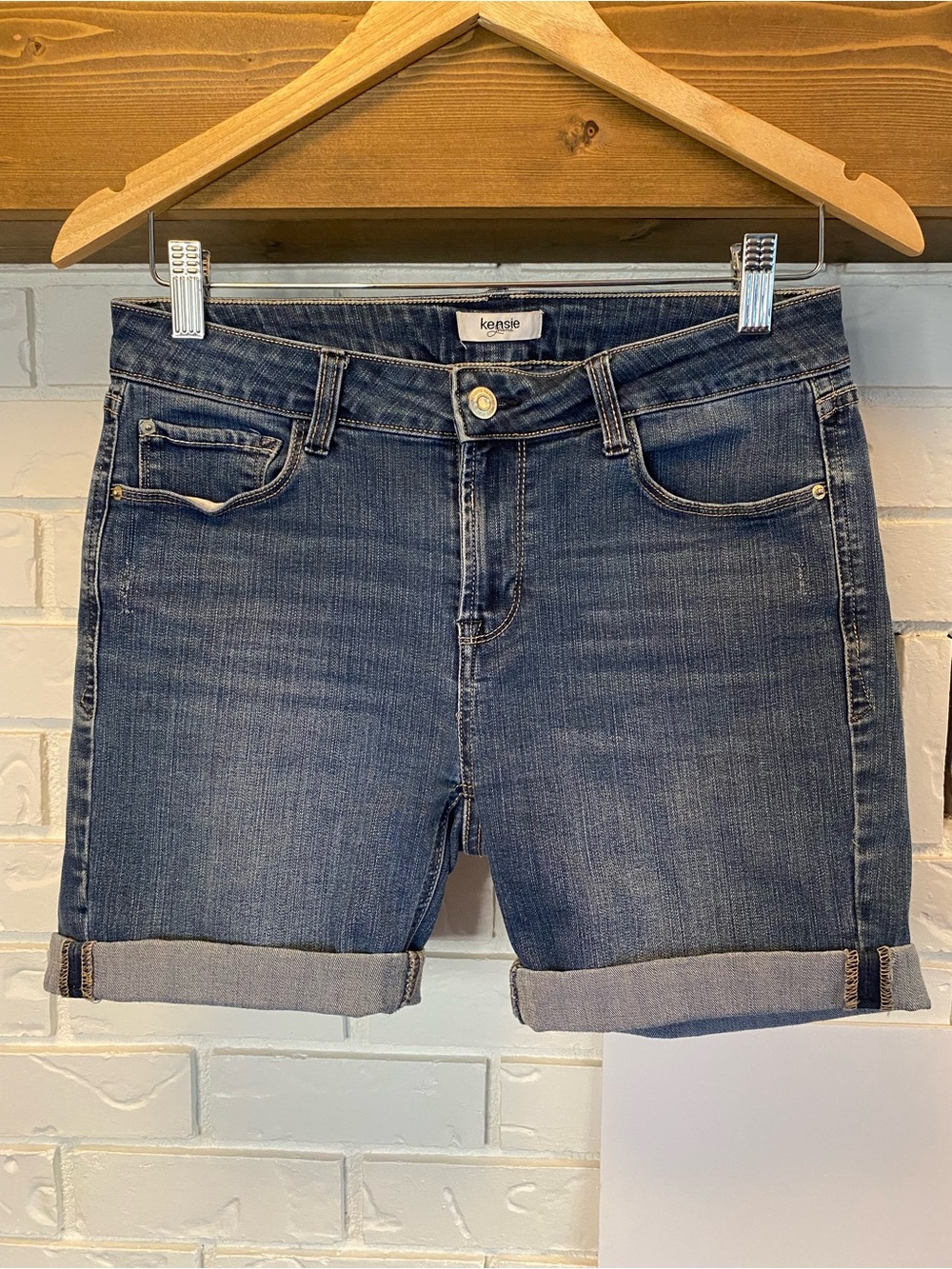 Kensie Denim Bermuda Shorts Size 6 Cuffed Stretch Blue Mid Rise Casual
